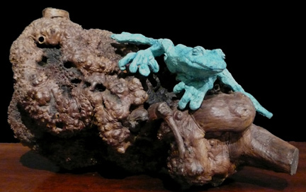 Ailene Fields Frog on Manzanita Burl